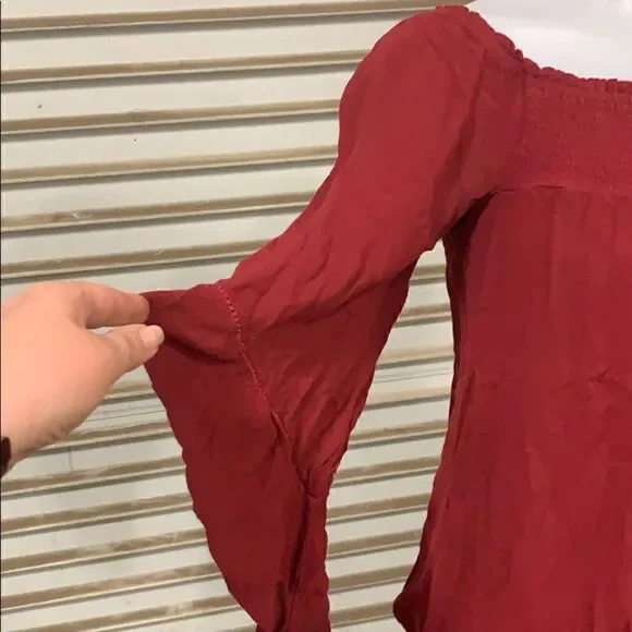 American Rag super cute red top with bell sleeves - Picture 4 of 8